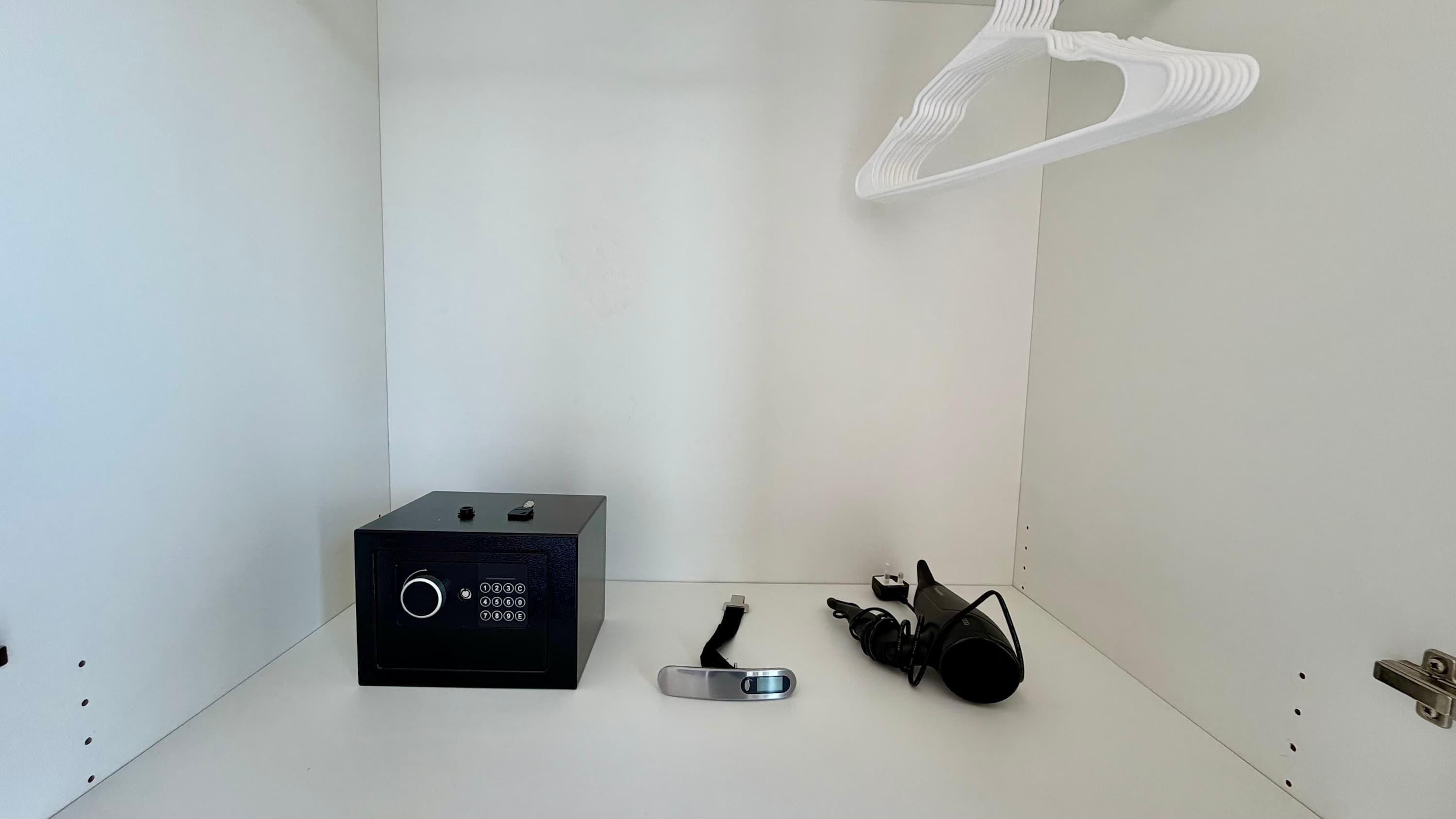 Rentico | Lux 1BR 5 Min Dubai Mall | Skyline View — photo 17