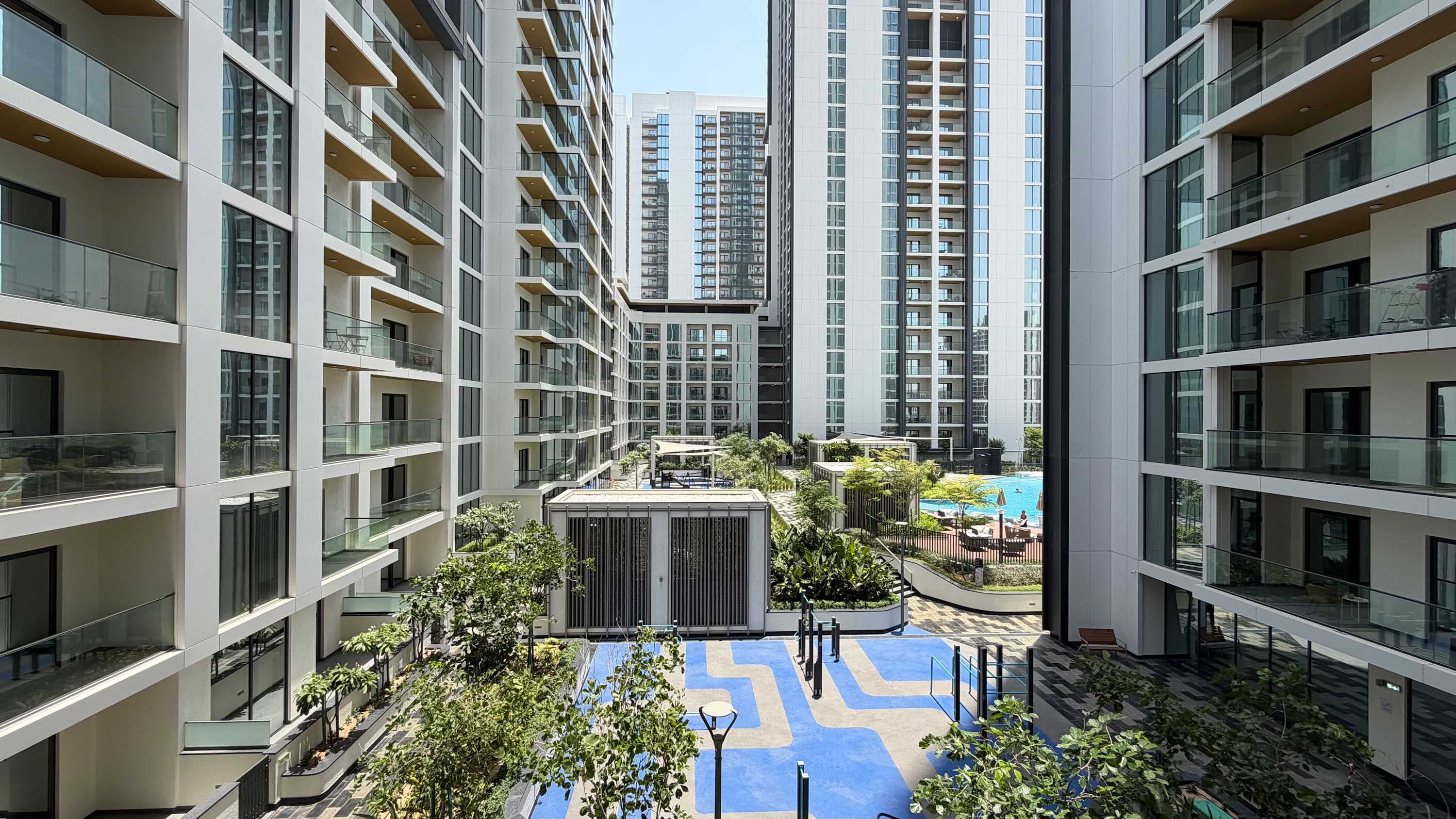 Pool-View Balcony | Sleeps Four | Downtown Nearby — photo 19