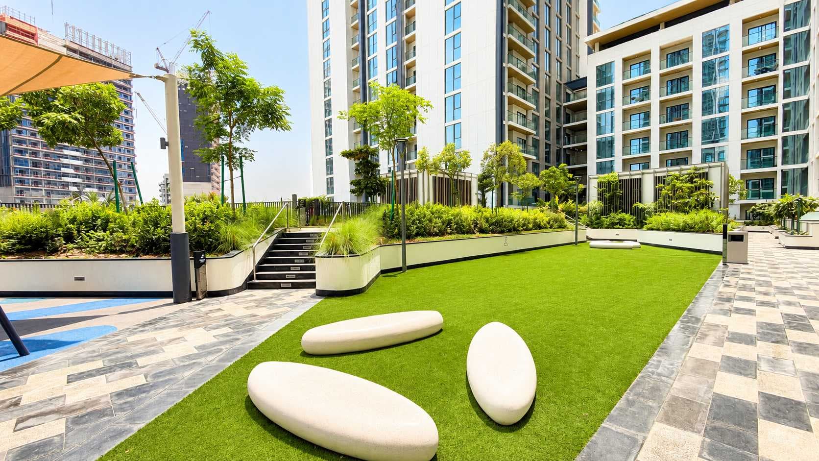 Pool-View Balcony | Sleeps Four | Downtown Nearby — photo 23