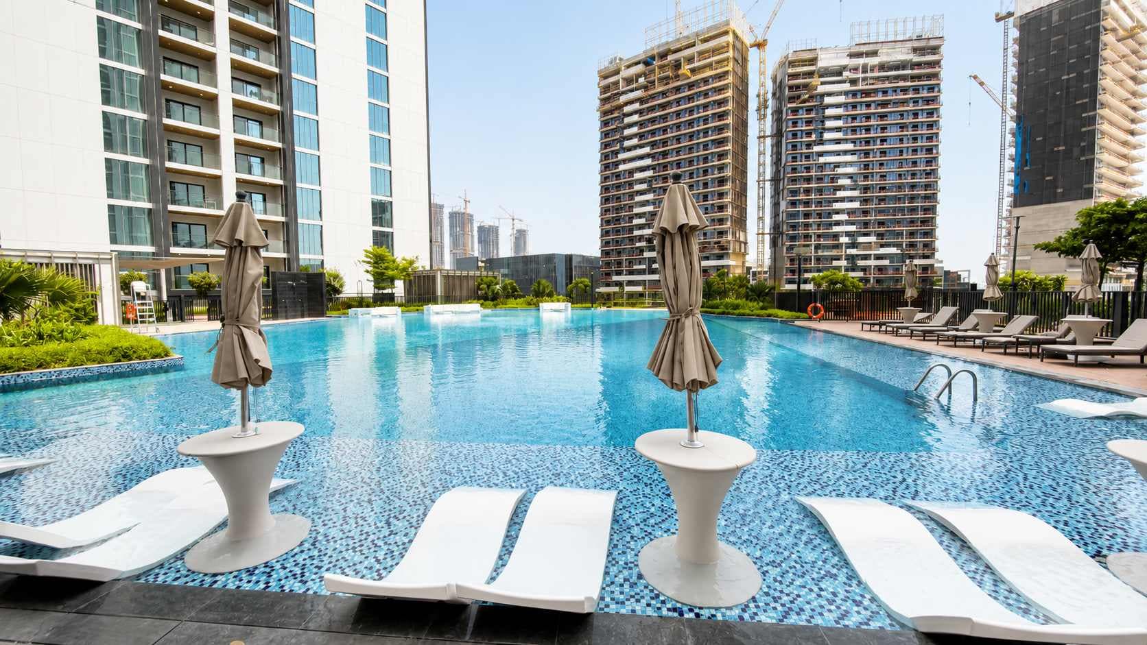 Pool-View Balcony | Sleeps Four | Downtown Nearby — photo 28