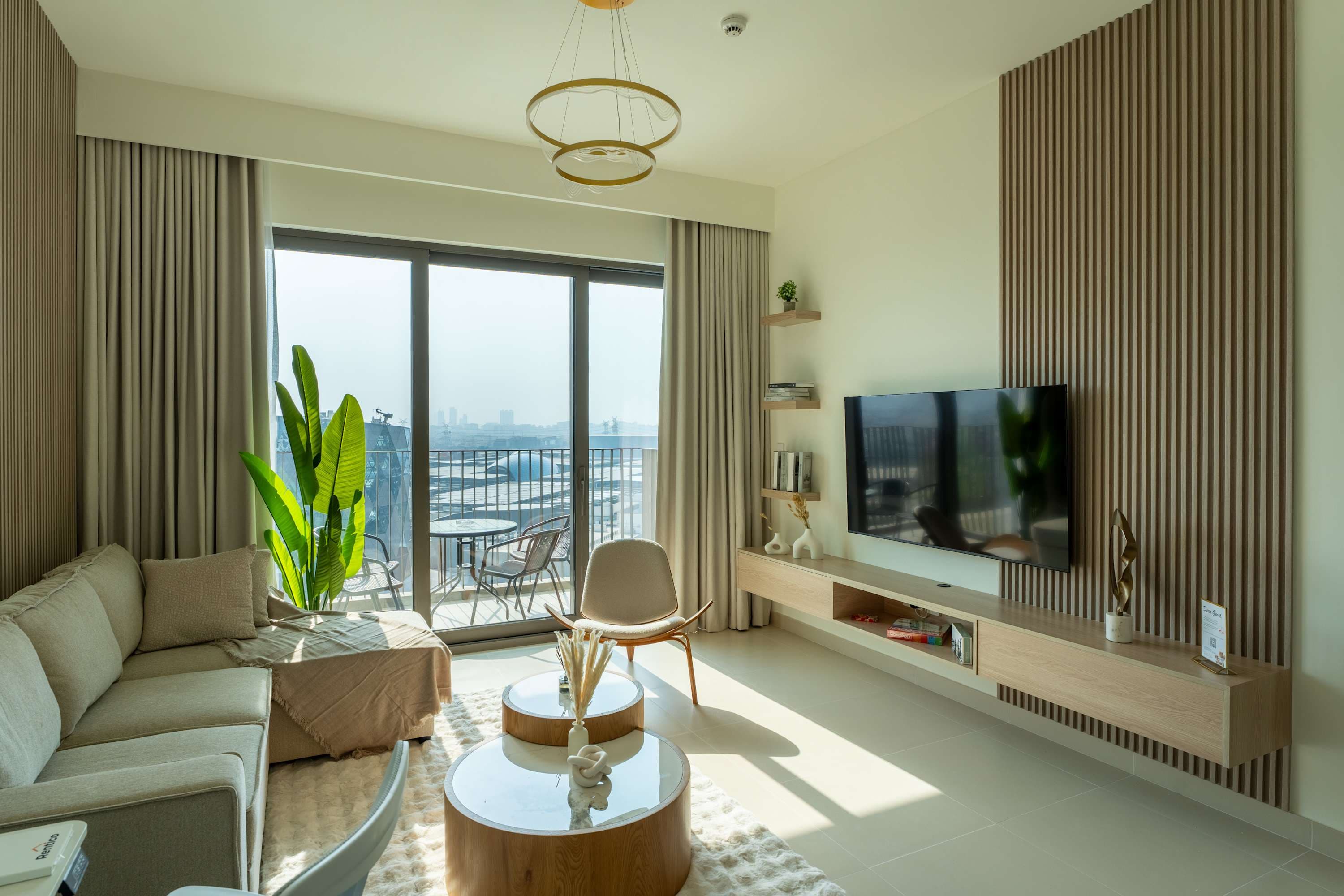 Rentico | Workspace 1BR Hills Park | Pool & Mall