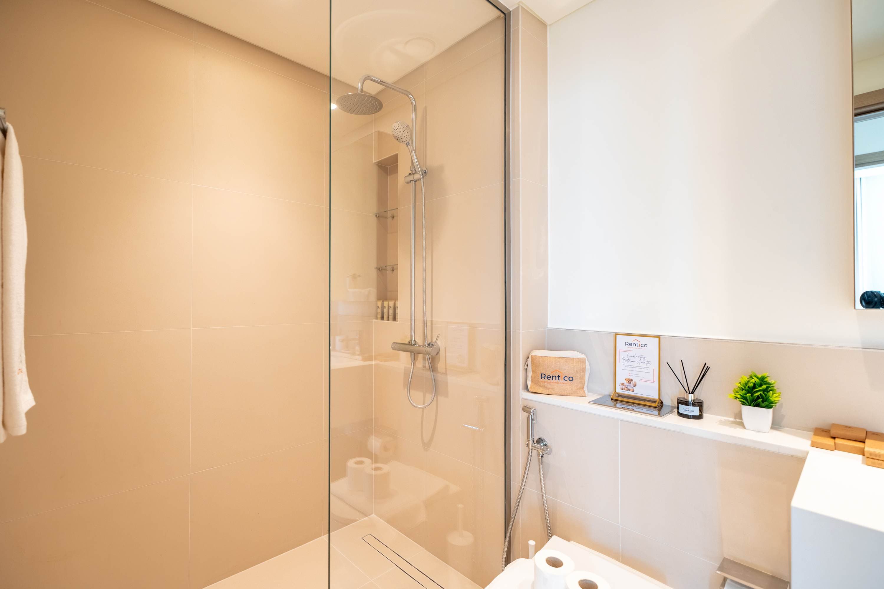 Rentico | Workspace 1BR Hills Park | Pool & Mall โ photo 18