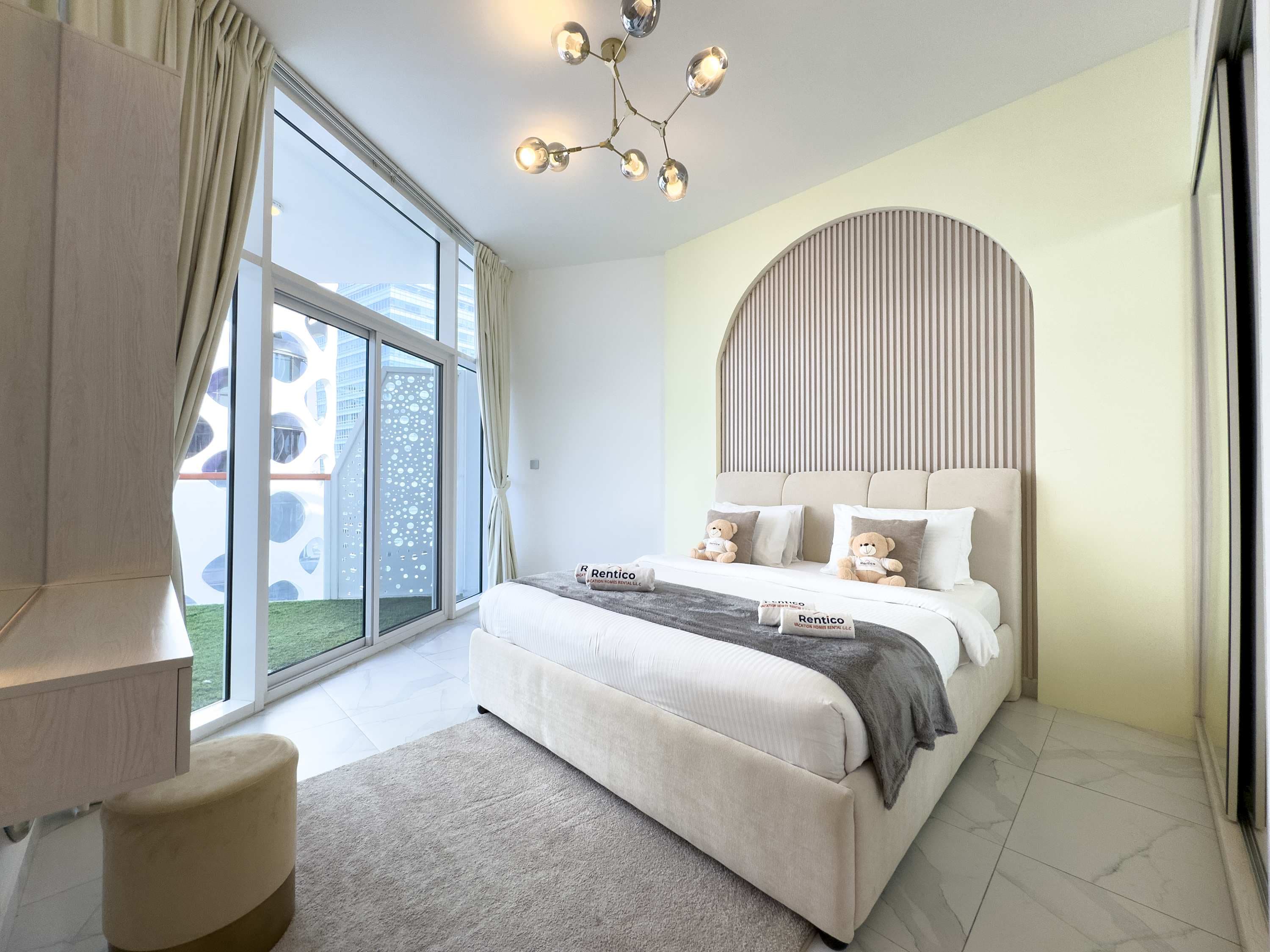 Rentico | 1BR Burj Khalifa & Canal View Balcony โ photo 3