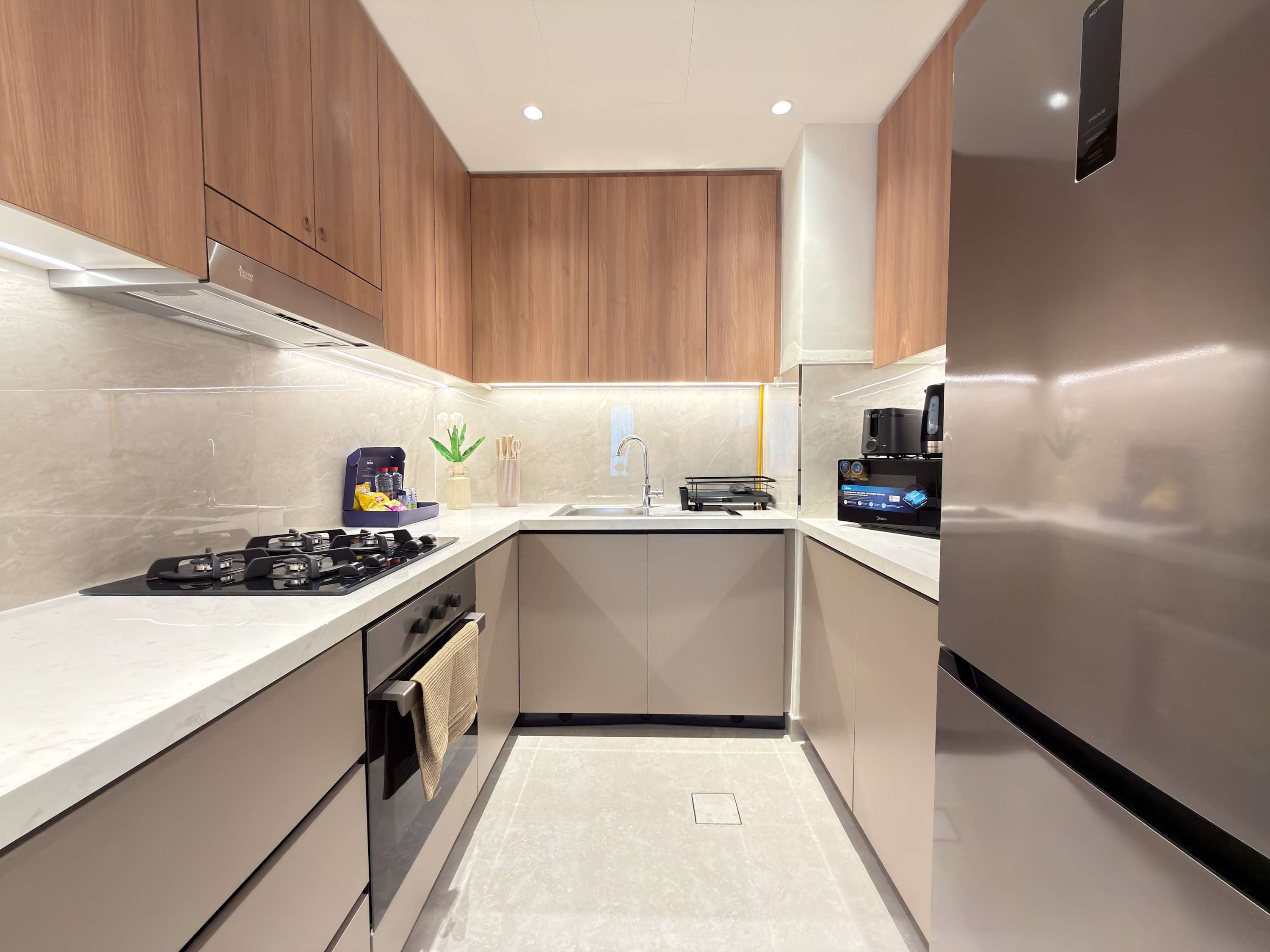 Rentico | 2BR + Office | Pool & Skyline View | JVT โ photo 11