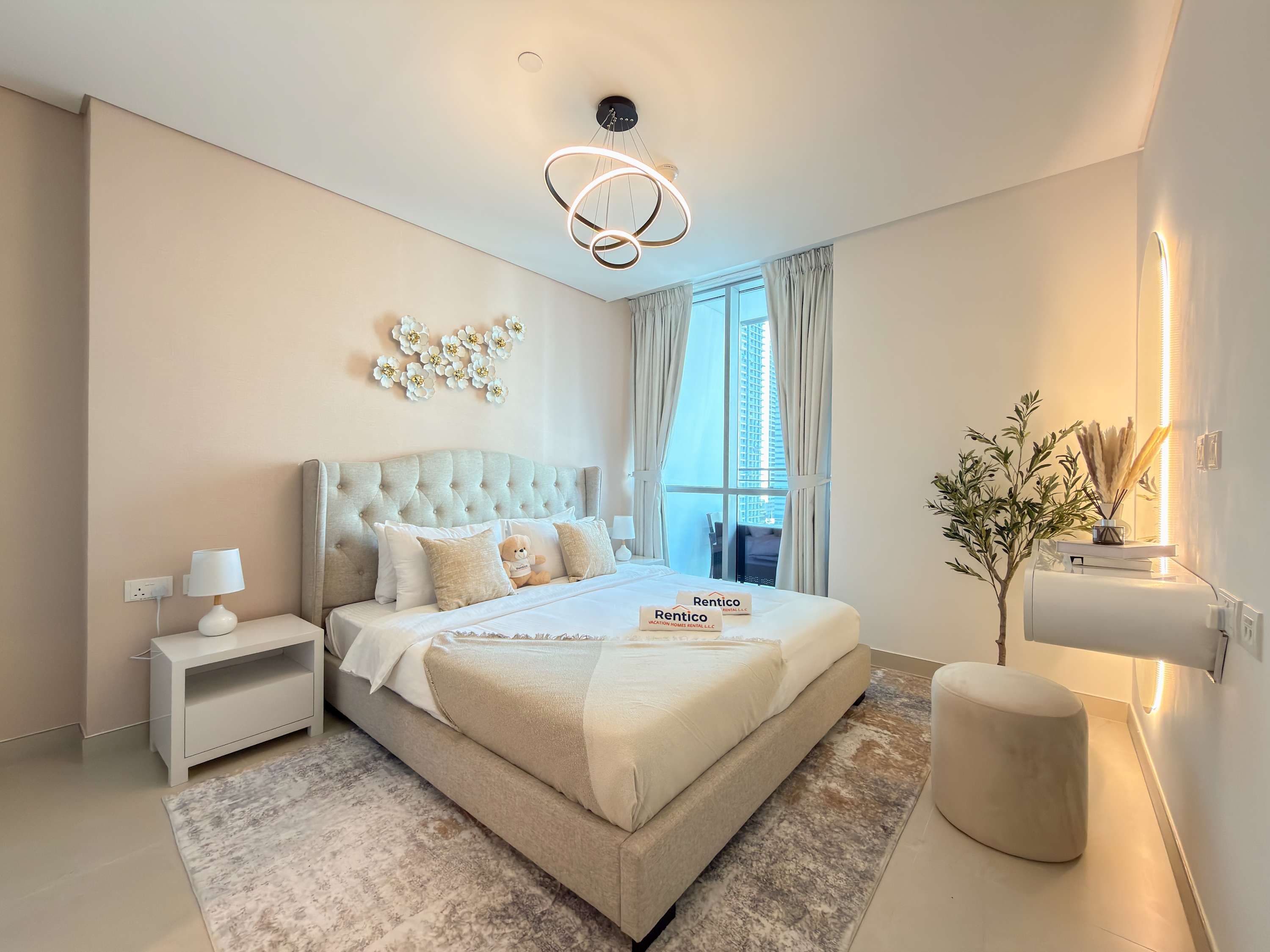 Rentico | 1BR Marina Waterfront | Pool & Cinema โ photo 2