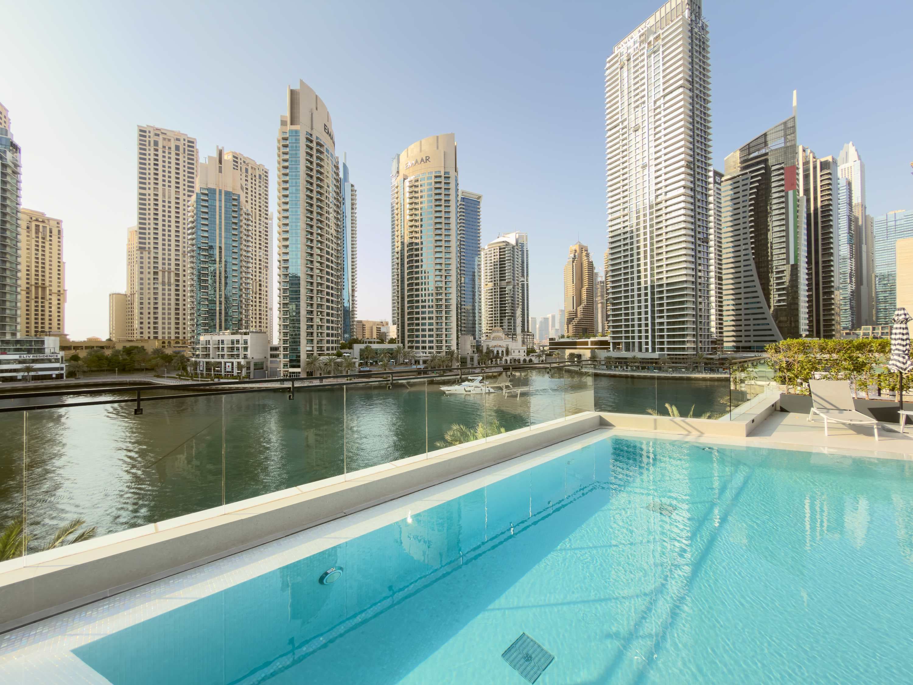 Rentico | 1BR Marina Waterfront | Pool & Cinema โ photo 3